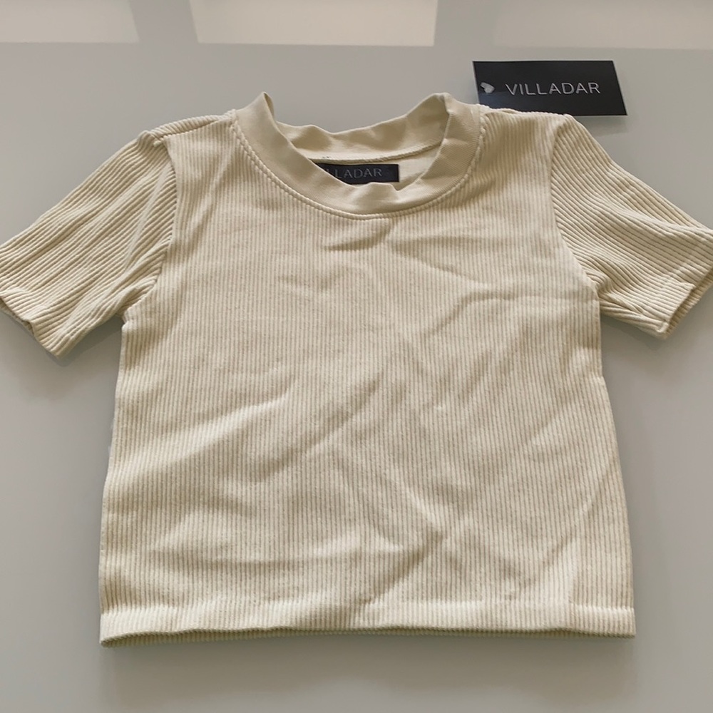 Stretchy half top - size M